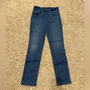 Gloria Vanderbilt Amanda Pull On Jeans, size 8